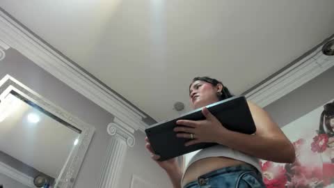 Snapshot of slut_milf4u chatting on December 4, 12:31 am Paola online show from December 4, 12:31 am