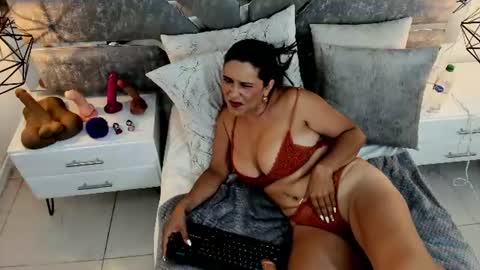 Snapshot of slut_milf_ chatting on July 15, 6:46 pm slut_milf_ online show from July 15, 6:46 pm