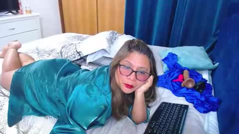 Slutdirtyxxx online show from March 13, 9:49 am
