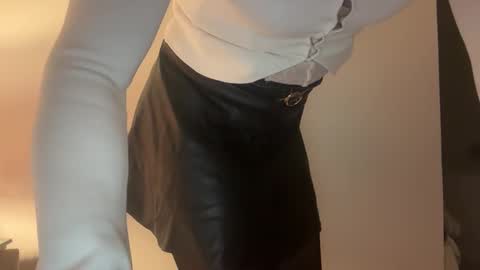 Snapshot of slutforbbc26y chatting on December 20, 8:16 pm slutforbbc26y online show from December 20, 8:16 pm