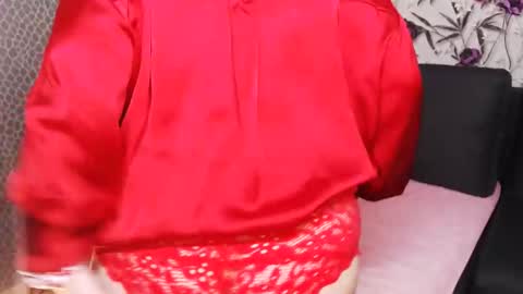 Snapshot of slutishmami chatting on May 19, 5:25 am slutihmami online show from May 19, 5:25 am