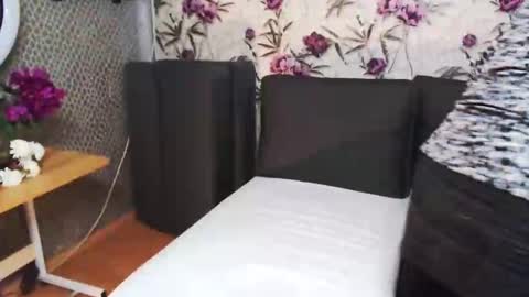 Snapshot of slutishmami chatting on May 27, 6:10 am slutihmami online show from May 27, 6:10 am