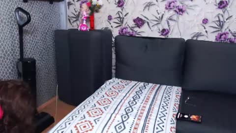 Snapshot of slutishmami chatting on June 14, 7:10 am slutihmami online show from June 14, 7:10 am
