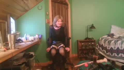 slutjennifertransxx online show from October 24, 2:41 am