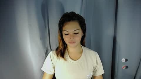 Snapshot of sluts_cum chatting on August 1, 10:08 pm louie and diana online show from August 1, 10:08 pm