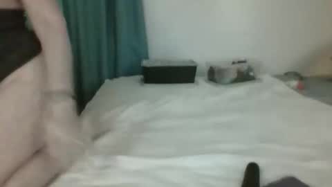 Snapshot of sluttamer72 chatting on June 11, 12:32 am Jade and Thomas online show from June 11, 12:32 am