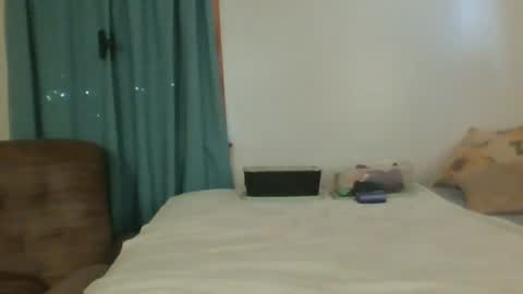Snapshot of sluttamer72 chatting on June 21, 3:14 pm Jade and Thomas online show from June 21, 3:14 pm