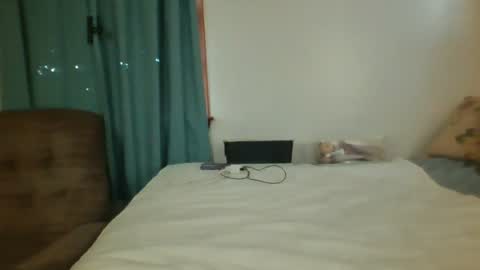 Snapshot of sluttamer72 chatting on July 21, 1:24 pm Jade and Thomas online show from July 21, 1:24 pm