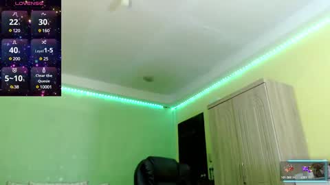 Snapshot of slutty_asian chatting on December 20, 11:37 pm slutty asian-- online show from December 20, 11:37 pm