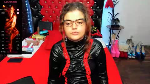 Snapshot of slutty_milf_bitch chatting on September 19, 8:09 pm Ana    online show from September 19, 8:09 pm