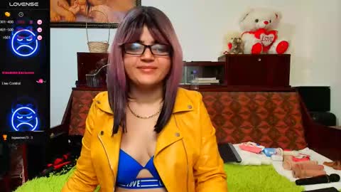 Snapshot of slutty_milf_bitch chatting on November 2, 11:45 am Ana    online show from November 2, 11:45 am