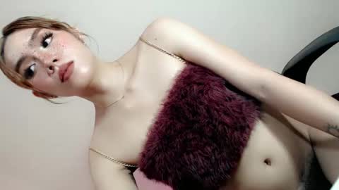 Snapshot of slutty_rose69 chatting on May 9, 8:47 pm slutty_rose69 online show from May 9, 8:47 pm
