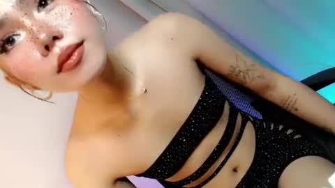 Snapshot of slutty_rose69 chatting on July 17, 10:44 am slutty_rose69 online show from July 17, 10:44 am