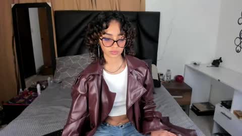Snapshot of slutty_venus7 chatting on July 14, 1:52 am slutty_venus7 online show from July 14, 1:52 am