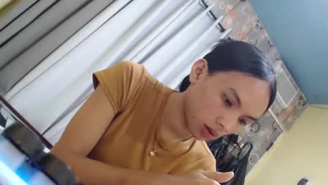Snapshot of sluttychie chatting on April 6, 4:46 am CHIE CHIE online show from April 6, 4:46 am
