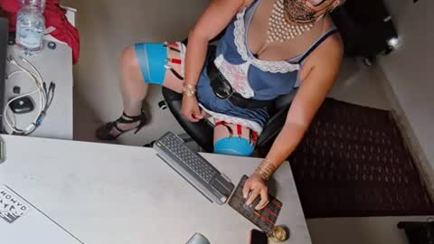 sluttygina1 online show from June 19, 8:56 pm