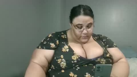 Snapshot of sluttyjess31 chatting on May 6, 2:19 am Jessica online show from May 6, 2:19 am