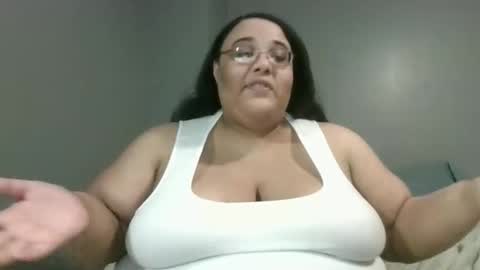 Snapshot of sluttyjess31 chatting on May 17, 2:42 am Jessica online show from May 17, 2:42 am