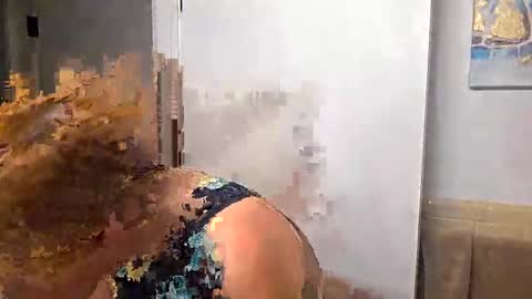 Snapshot of sluttymommie chatting on October 20, 12:33 am Alwaysthirsty online show from October 20, 12:33 am