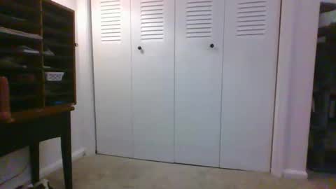 Snapshot of sluttymommie chatting on October 27, 3:10 am Alwaysthirsty online show from October 27, 3:10 am