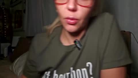 Snapshot of sluttysofia_ chatting on January 15, 11:10 am Sluttysofia online show from January 15, 11:10 am