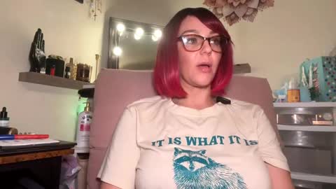 Snapshot of sluttysofia_ chatting on January 24, 12:31 am Sluttysofia online show from January 24, 12:31 am