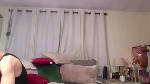 Snapshot of sluttysofia_ chatting on February 15, 2:47 am Sluttysofia online show from February 15, 2:47 am