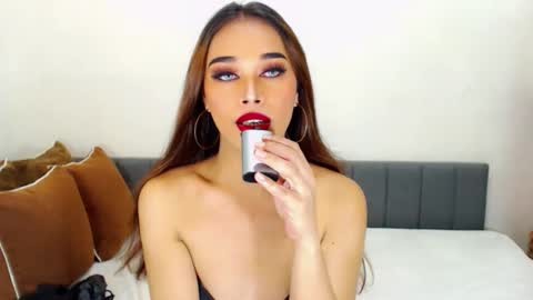 Snapshot of sluttywhore_angel chatting on December 3, 6:17 pm JANE AND MARY online show from December 3, 6:17 pm