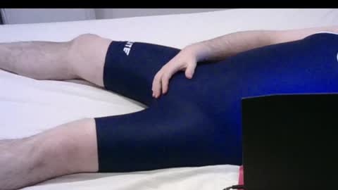 Snapshot of slx00 chatting on December 17, 4:21 pm slx00 online show from December 17, 4:21 pm