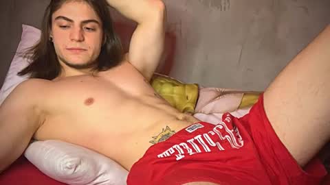 Gus online show from December 18, 3:55 pm