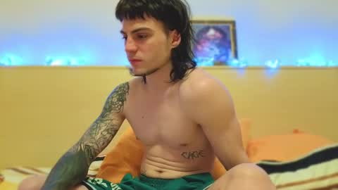 Gus online show from February 12, 2:06 am