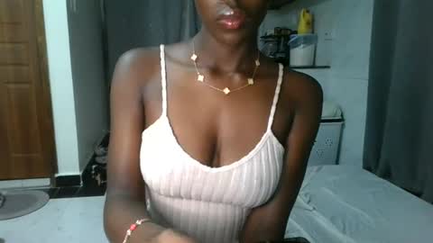Snapshot of sly_rose chatting on July 19, 12:09 pm sly_rose online show from July 19, 12:09 pm