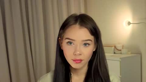 Lily online show from November 7, 1:22 pm