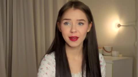 Lily online show from November 9, 1:09 pm