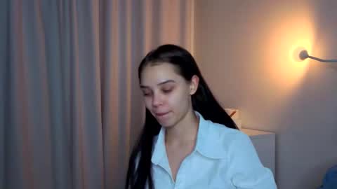 Lily online show from December 3, 1:20 pm