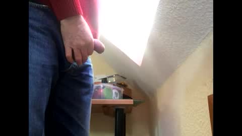 Snapshot of sm_bernd chatting on December 16, 1:27 pm Bernd online show from December 16, 1:27 pm