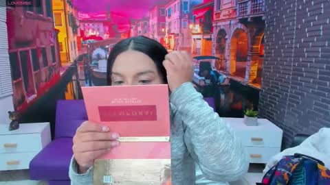 Mariana Torres online show from November 11, 1:33 pm