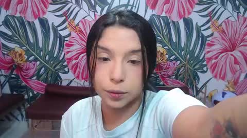 Mariana Torres online show from May 4, 1:07 pm