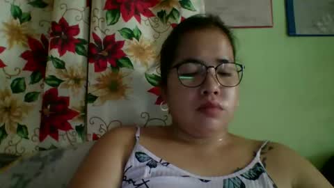 Lovewella online show from November 19, 2:22 am