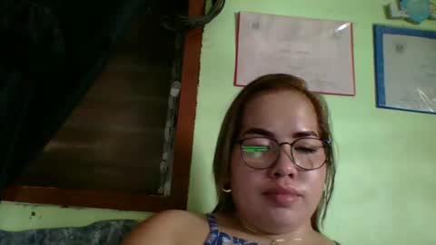 Lovewella online show from May 1, 3:44 am