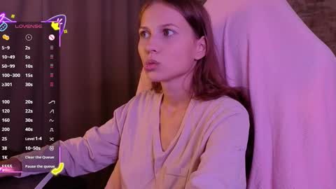 Snapshot of small_emma0 chatting on October 3, 5:43 pm Emma online show from October 3, 5:43 pm