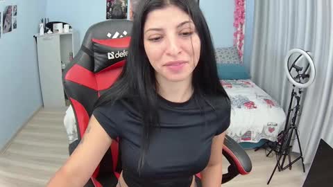 small_horny_girl online show from September 24, 7:55 am