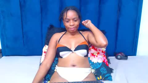 smallboobsxx online show from March 21, 8:19 am