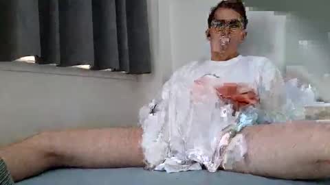 Snapshot of smalldickbigdreams23 chatting on December 15, 12:28 pm smalldickbigdreams23 online show from December 15, 12:28 pm