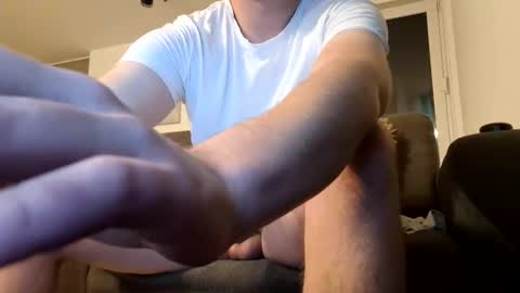 Snapshot of smalldickbigdreams23 chatting on November 29, 6:33 pm smalldickbigdreams23 online show from November 29, 6:33 pm