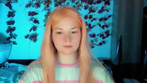 Snapshot of smallimpmeili chatting on October 22, 9:03 pm smallimpmeili online show from October 22, 9:03 pm