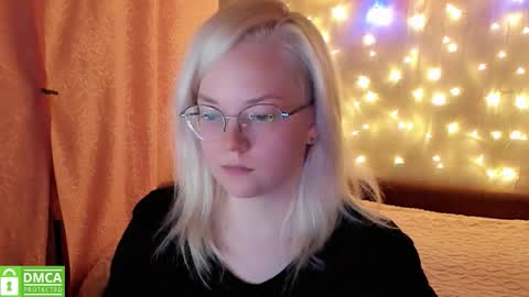 Snapshot of smallimpmeili chatting on November 28, 8:00 pm smallimpmeili online show from November 28, 8:00 pm