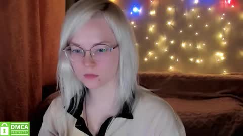 Snapshot of smallimpmeili chatting on December 4, 9:23 pm smallimpmeili online show from December 4, 9:23 pm