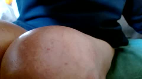 Snapshot of smallmalelass chatting on October 15, 9:48 pm smallmalelass online show from October 15, 9:48 pm