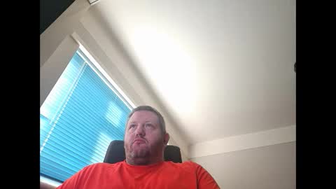 smallone19832 online show from December 6, 9:43 am